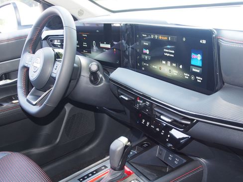 New 2025 Nissan Kicks SR image 10