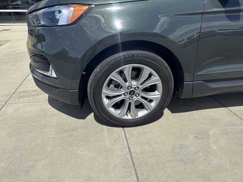 Used 2024 Ford Edge Titanium AWD/4WD image 9