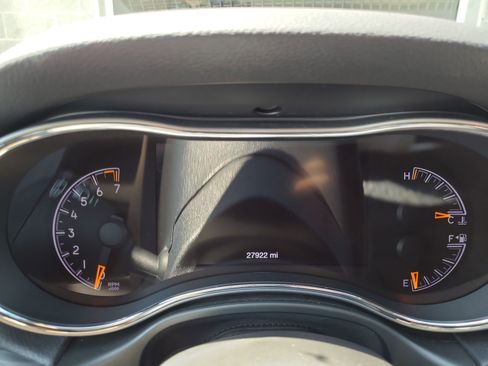 Used 2021 Jeep Grand Cherokee Laredo image 13