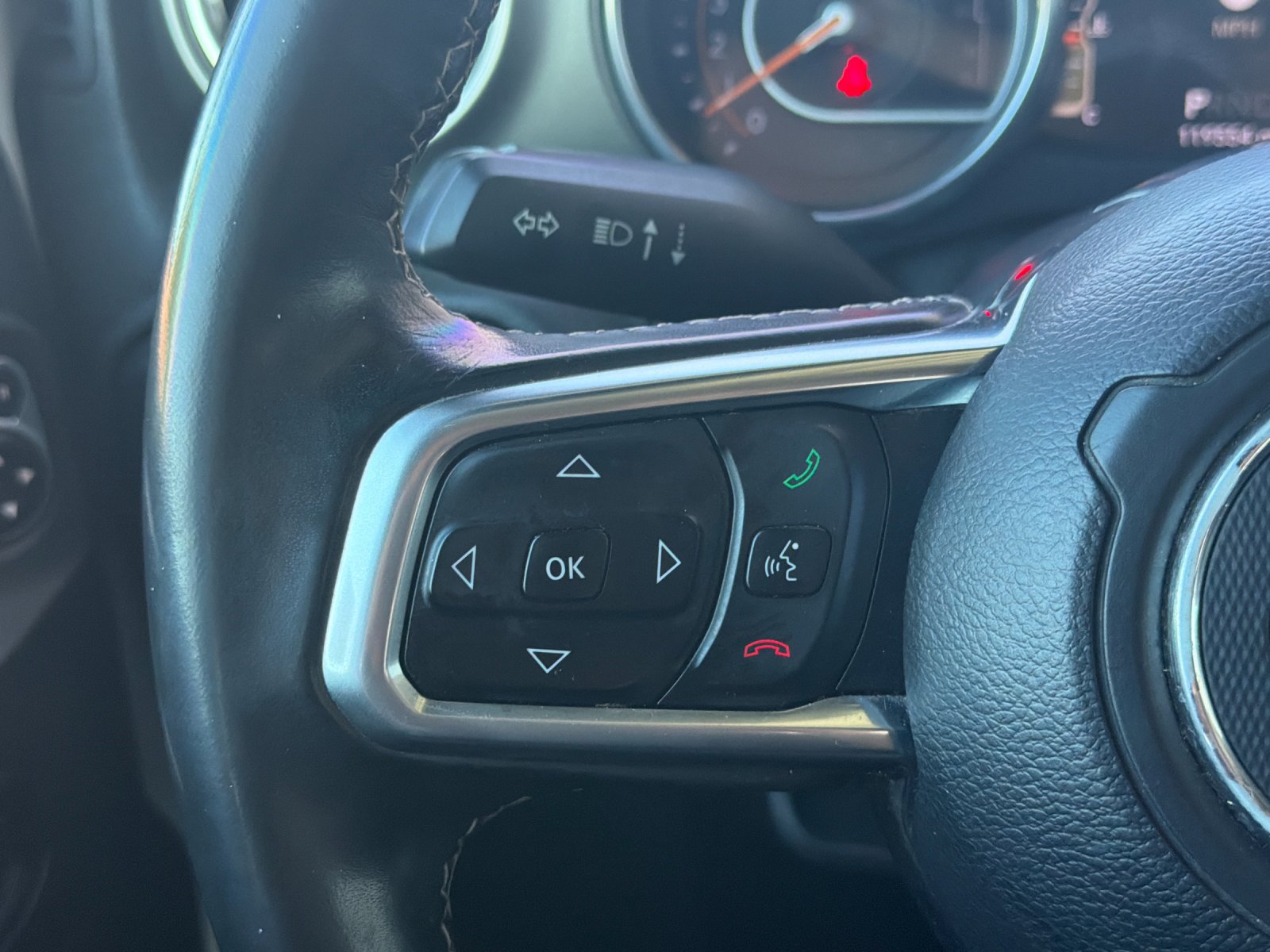 Used 2018 Jeep Wrangler Unlimited Sahara AWD/4WD image 28