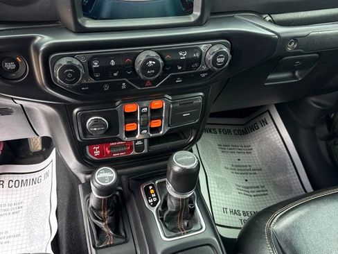 Used 2022 Jeep Gladiator Mojave w/ LED Lighting Group AWD/4WD image 16