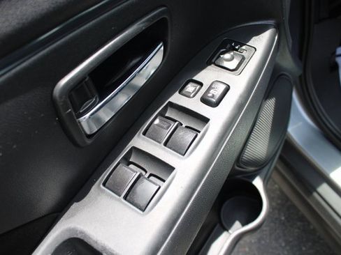 Used 2023 Mitsubishi Outlander Sport 2.0 SE 4D Sport Utility image 7