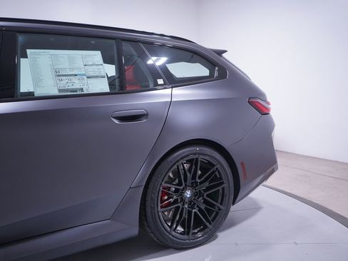 New 2026 BMW M5 Touring image 3