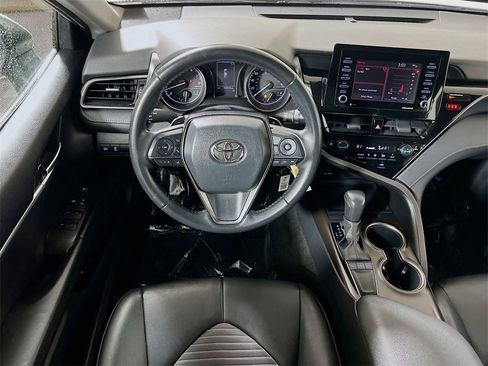 Certified 2022 Toyota Camry SE image 20