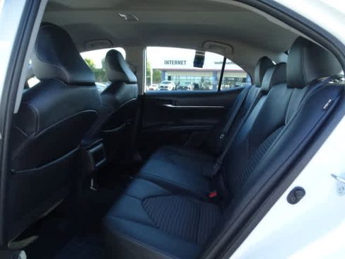 Certified 2022 Toyota Camry SE image 20