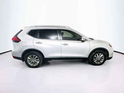 Used 2017 Nissan Rogue SV w/ SV Premium Package FWD image 10