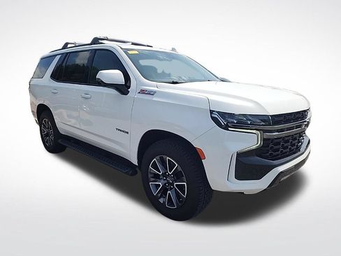 Used 2022 Chevrolet Tahoe Z71 w/ Luxury Package AWD/4WD image 3