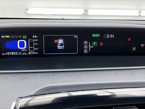 Used 2016 Toyota Prius Three Touring image 19