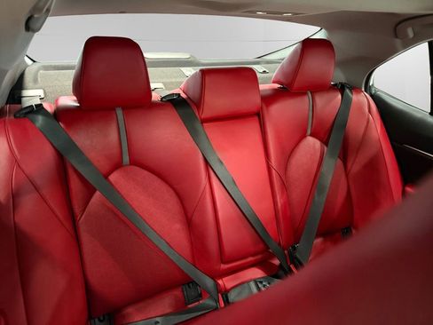 Used 2020 Toyota Camry XSE image 18