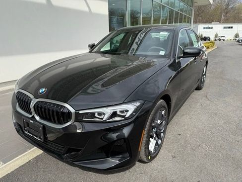 Used 2025 BMW 330i xDrive Sedan w/ Convenience Package image 3