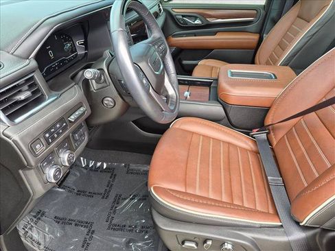 Used 2023 GMC Yukon Denali Ultimate AWD/4WD image 16