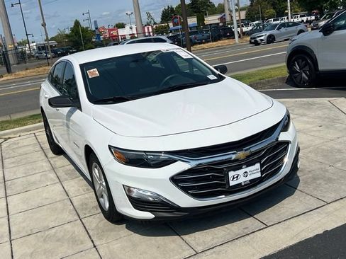Used 2022 Chevrolet Malibu LS FWD image 5