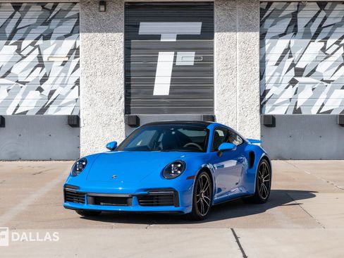 Used 2022 Porsche 911 Turbo image 5