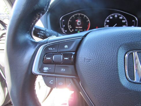 Used 2019 Honda Accord Sport image 13