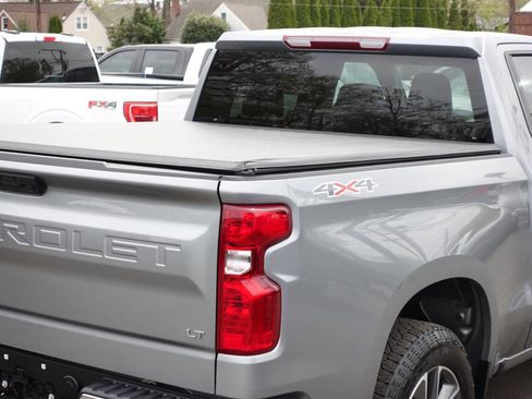 Used 2024 Chevrolet Silverado 1500 LT image 11