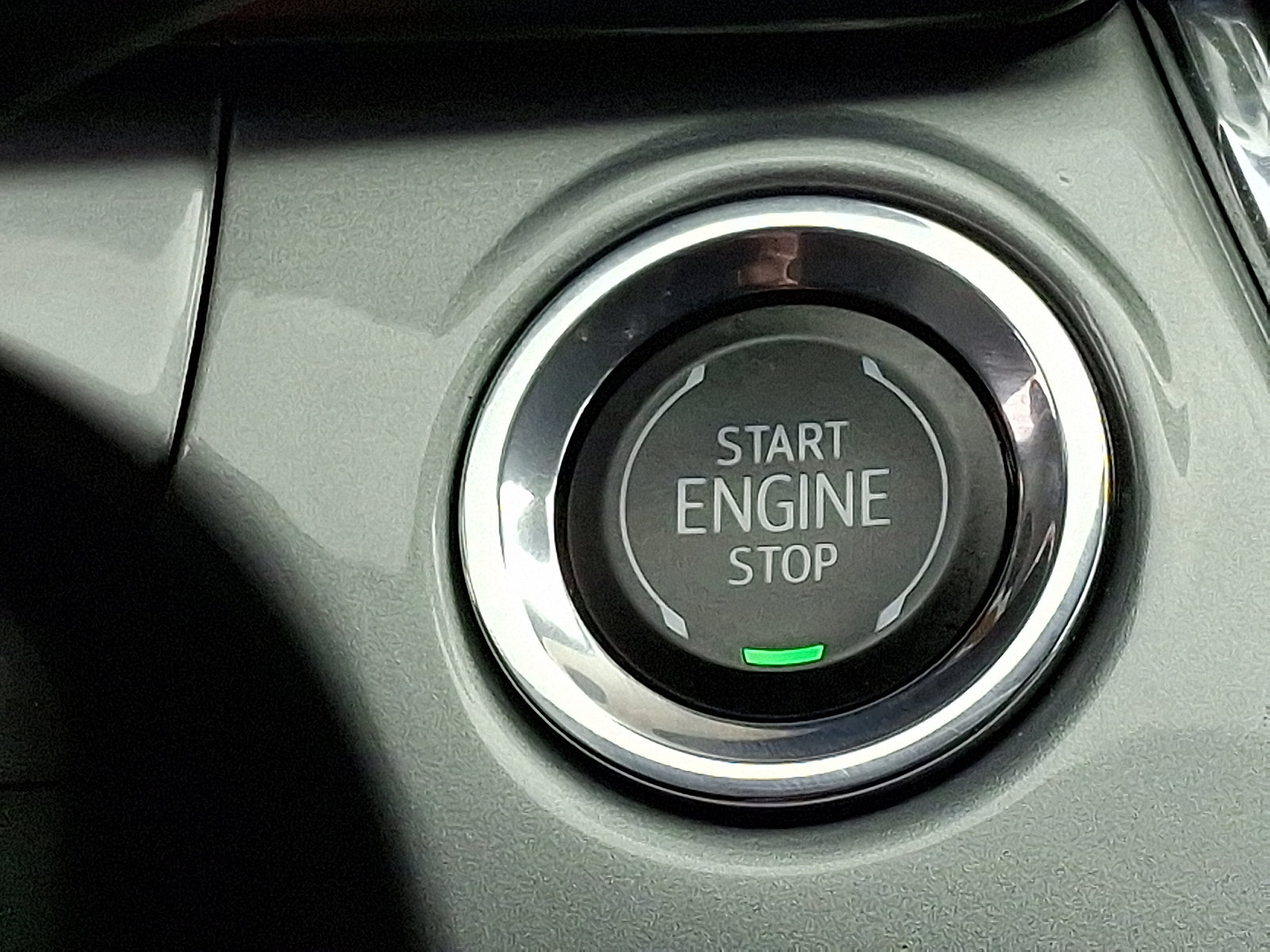 Used 2025 Chevrolet Trax LT FWD image 23