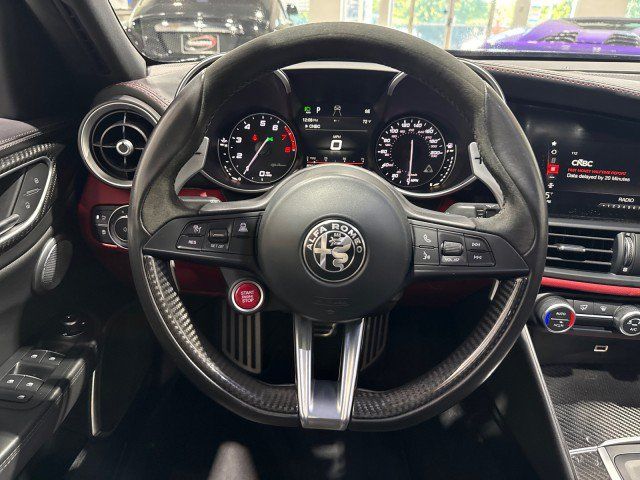 Used 2018 Alfa Romeo Giulia Quadrifoglio w/ Driver Assist Dynamic Package RWD image 68