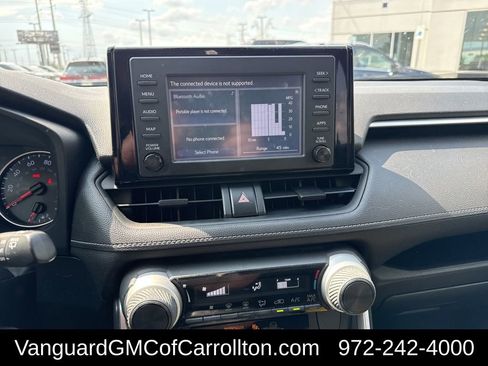 Used 2019 Toyota RAV4 LE FWD image 6