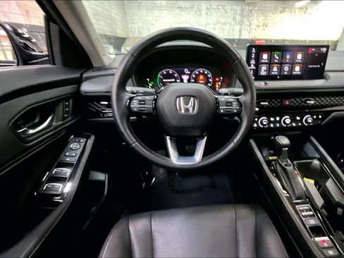 Used 2024 Honda Accord Touring image 8