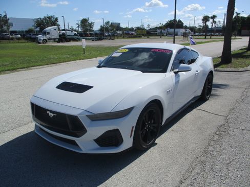 Certified 2025 Ford Mustang GT RWD image 3