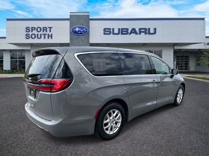 Used 2023 Chrysler Pacifica Touring-L