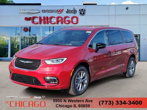 New 2026 Chrysler Pacifica Select AWD/4WD image 2