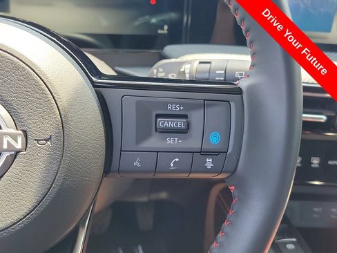 Used 2025 Nissan Kicks SR FWD image 8