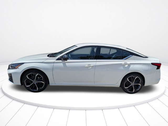 Used 2025 Nissan Altima 2.5 SR FWD image 7