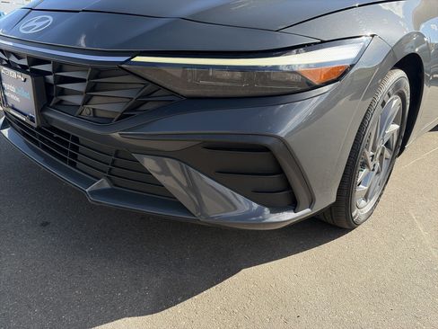 Certified 2024 Hyundai Elantra Blue FWD image 22