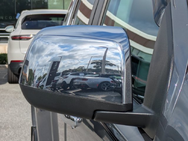 Used 2022 GMC Canyon Denali RWD image 12