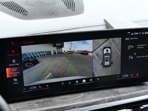 Used 2024 BMW X5 M60i image 15