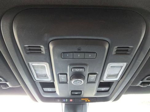 Used 2021 GMC Yukon SLT w/ SLT Luxury Plus Package image 45