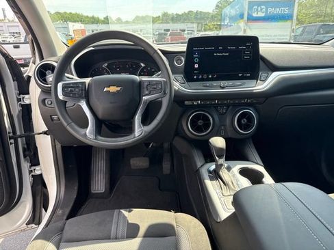 Used 2023 Chevrolet Blazer LT FWD image 15