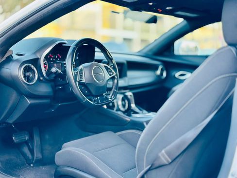 Used 2020 Chevrolet Camaro LT RWD image 9