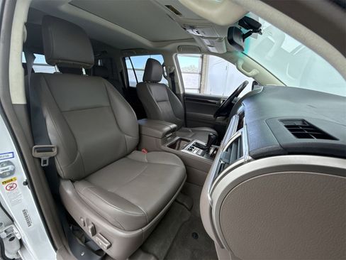 Used 2019 Lexus GX 460 Premium image 13