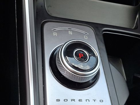 Used 2023 Kia Sorento EX image 29