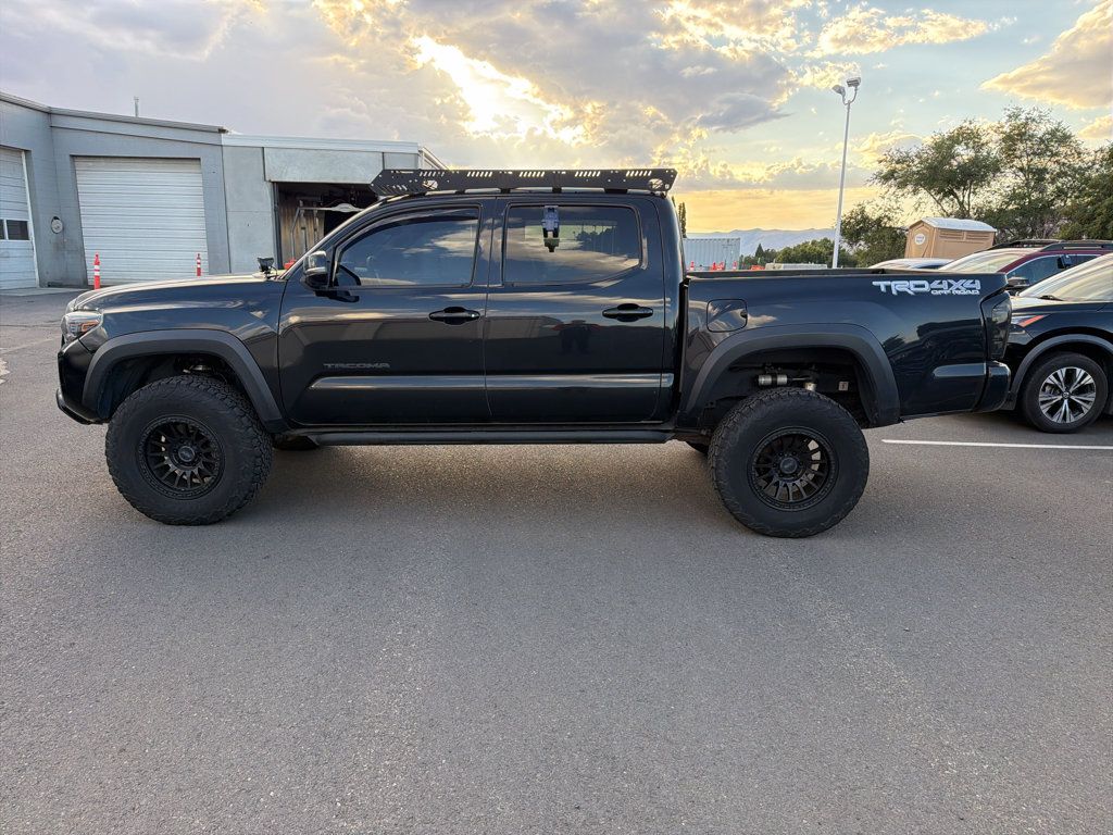 Used 2022 Toyota Tacoma TRD Off-Road w/ TRD Premium Off Road Package AWD/4WD image 11