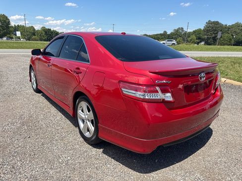 Used 2011 Toyota Camry SE w/ SE/XLE Extra-Value Pkg FWD image 9