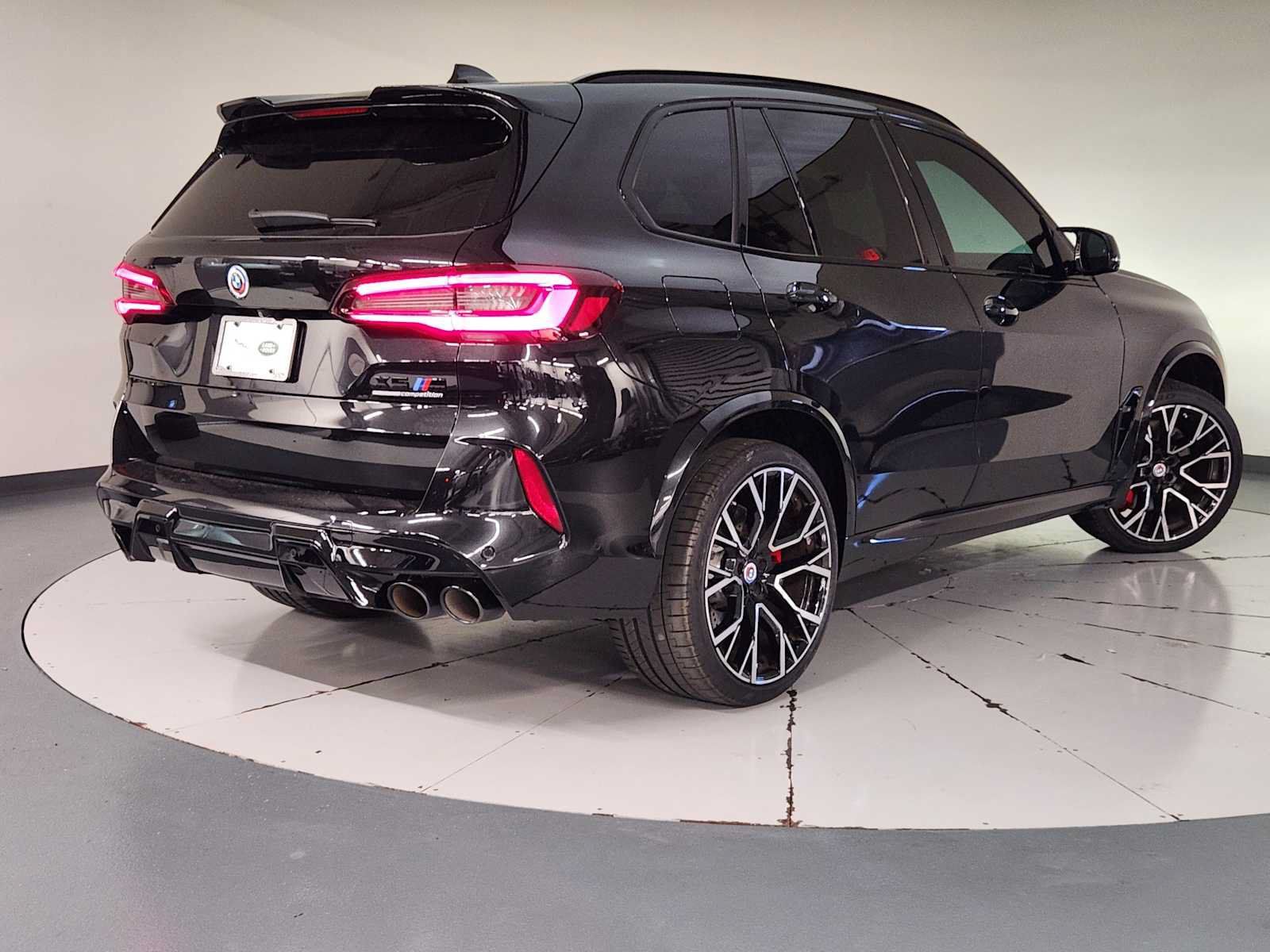 Used 2023 BMW X5 M w/ Competition Package AWD/4WD image 2