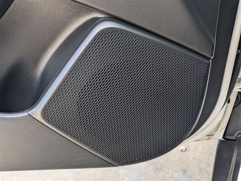 Certified 2025 Kia Soul LX image 21