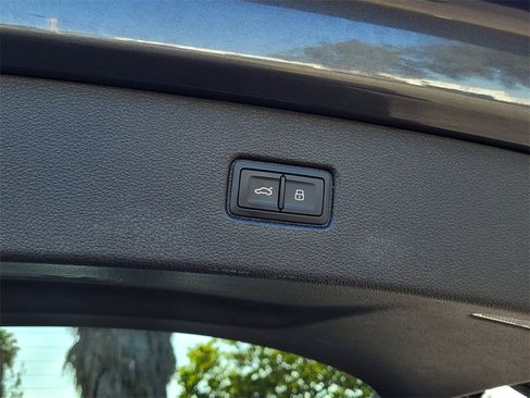 Used 2022 Audi Q7 3.0T Premium Plus w/ Premium Plus Package image 35