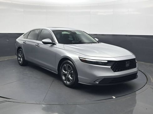 Used 2024 Honda Accord EX image 2