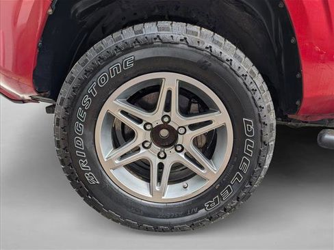 Used 2018 Toyota Tacoma SR w/ SR Convenience Package image 19