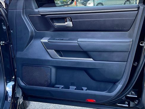 Used 2022 Toyota Tundra SR5 w/ SR5 Premium Package AWD/4WD image 22