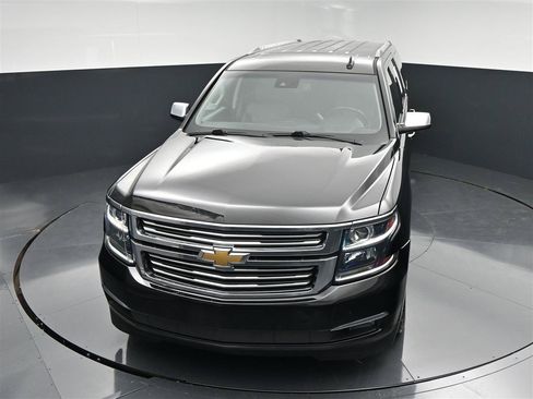 Used 2018 Chevrolet Suburban Premier AWD/4WD image 21