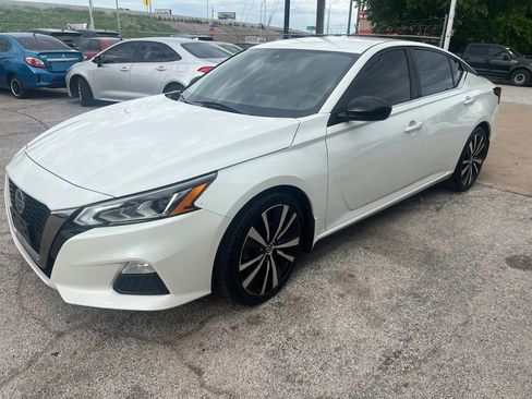 Used 2021 Nissan Altima 2.5 SR FWD image 8
