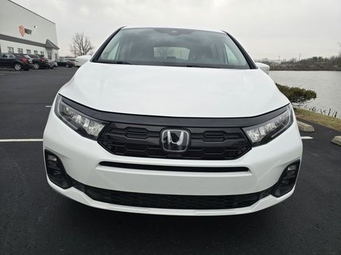 Used 2025 Honda Odyssey Touring image 11