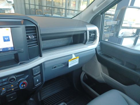 New 2026 Ford F250 XL image 18