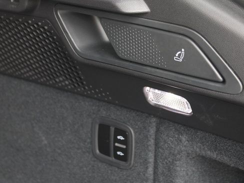 Certified 2024 Porsche Macan 4 Electric image 32