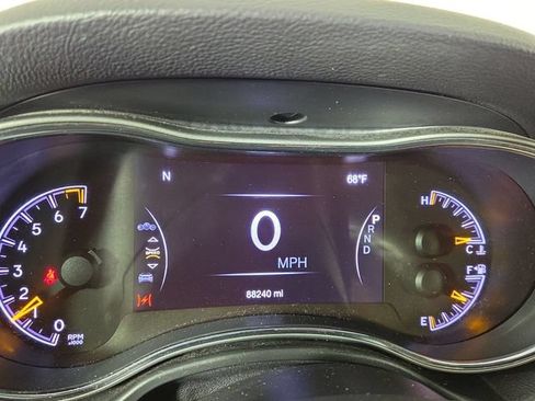 Used 2019 Jeep Grand Cherokee Altitude AWD/4WD image 17